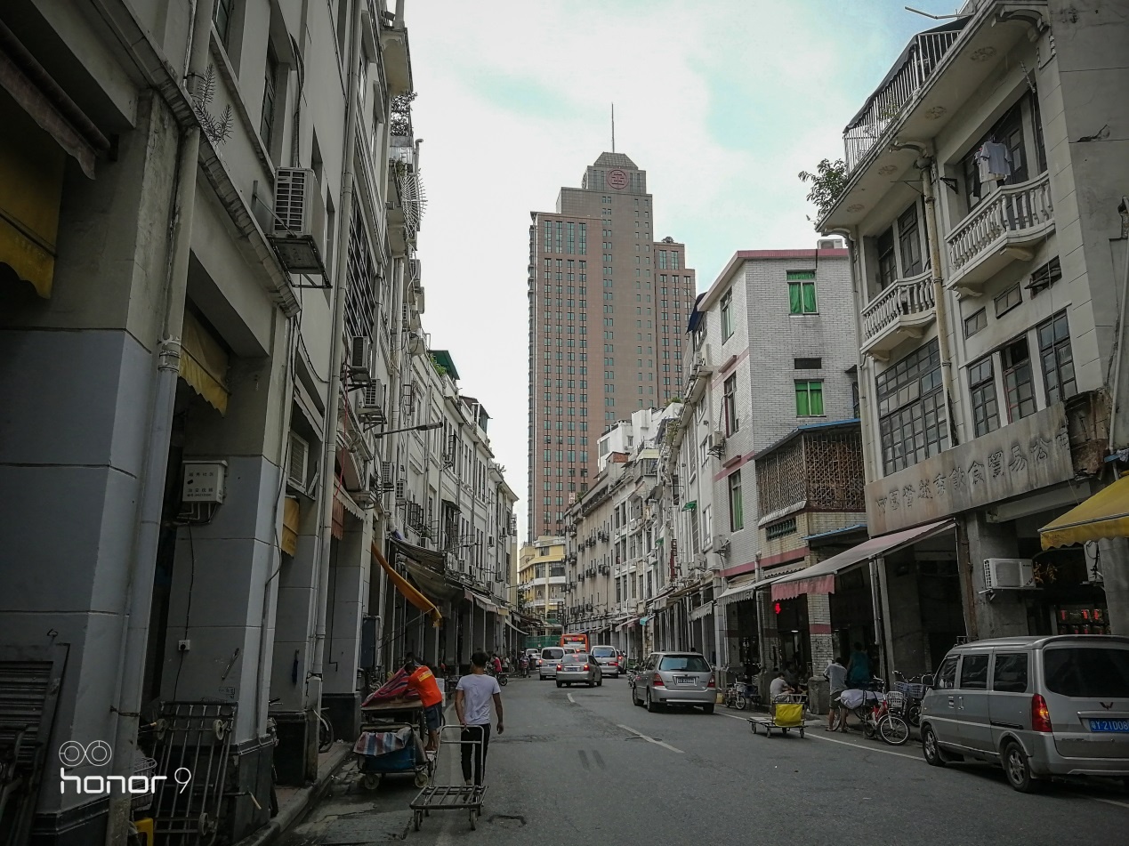 广州小巷深度漫游：在骑楼转角邂逅最真实的市井温度