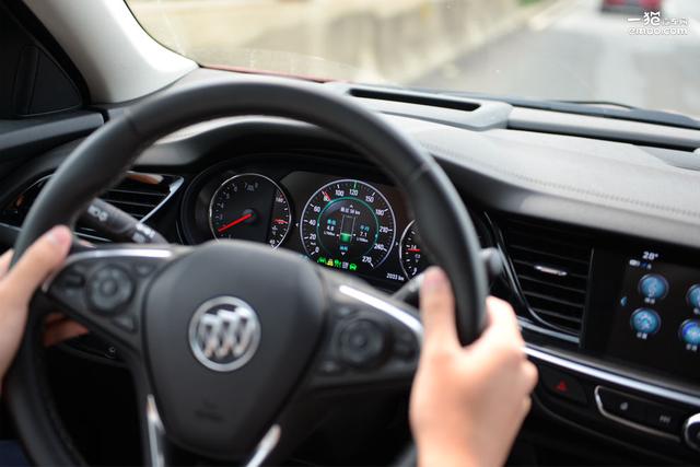 百公里油耗4.6L 新君威28T值不值得买-手机新