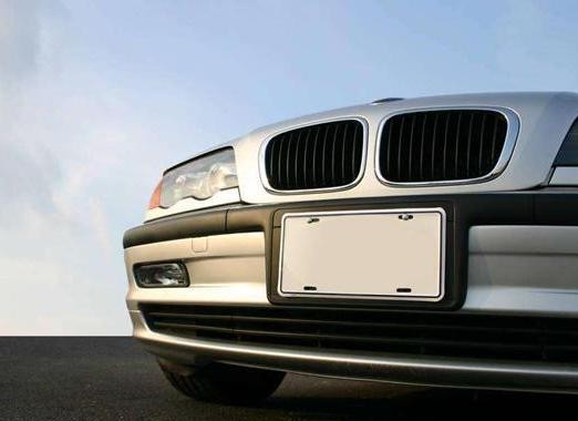 宝马又堕落，推全新车型，价格和10万级国产车血拼！