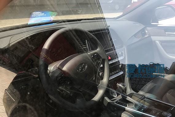 成都车展探馆：新款索纳塔内饰抢先拍