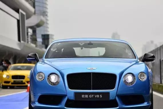 什么！这车优惠150万，自带撩妹特性，秒杀超跑！