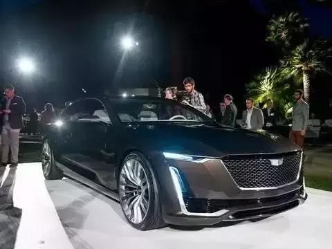 CT8长这样？V8双涡轮，比帕拉梅拉帅