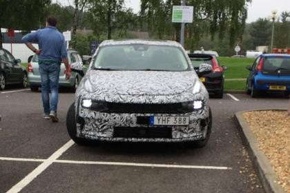 领克03轿车谍照曝光 与沃尔沃V40共平台