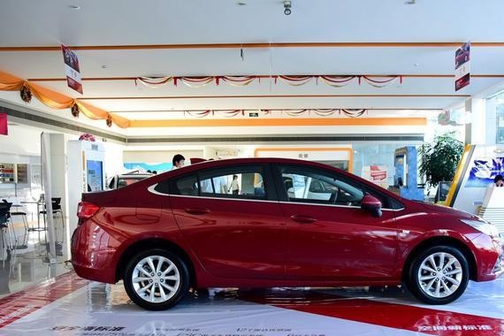 15万竟搭载自动泊车，倒车入库问题终于解决了