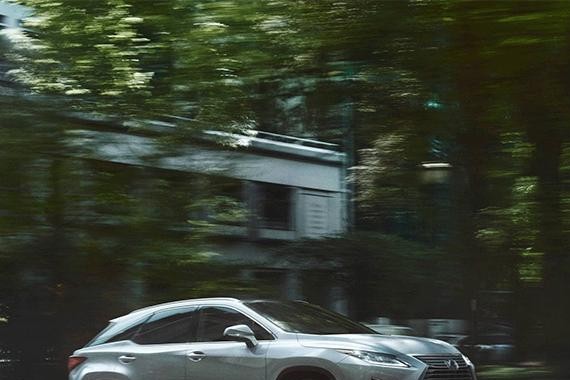 豪车都在奋力进军新能源市场，自主品牌还坐得住？