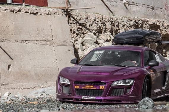 开辆几百万的超跑去西藏！最后看奥迪R8破成啥样了