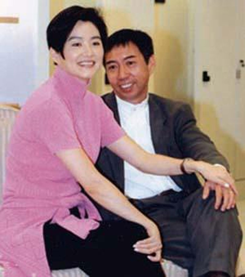 63岁气质犹存！曾拒绝成龙，高龄生子，毅然隐退（组图） - 4