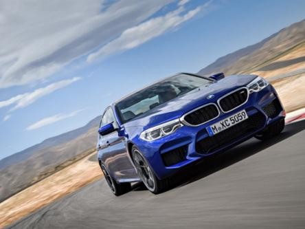 全新宝马M5厂照露出，新一代暴力美学！