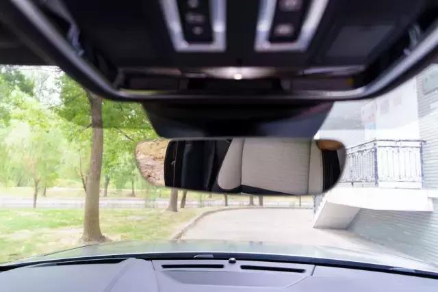 揽胜星脉进口该卖多少钱?70万到110万,贵了吗?