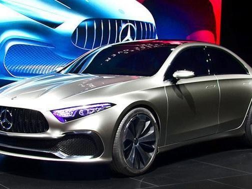 奔驰推出全新A-CLASS,造型碾压S级，价格和A3接近