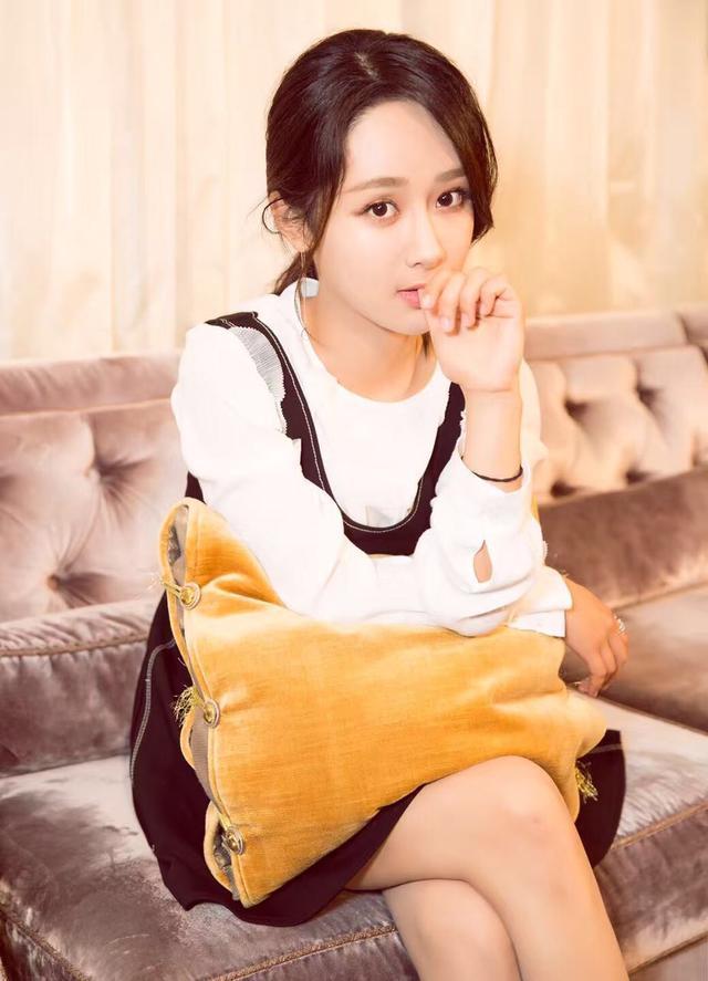 明星吃货知多少？蒋欣周冬雨赵丽颖迪丽热巴！