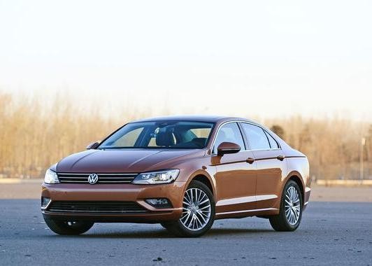 预算10多万就别看速腾了，这两款很小众，但却很洋气