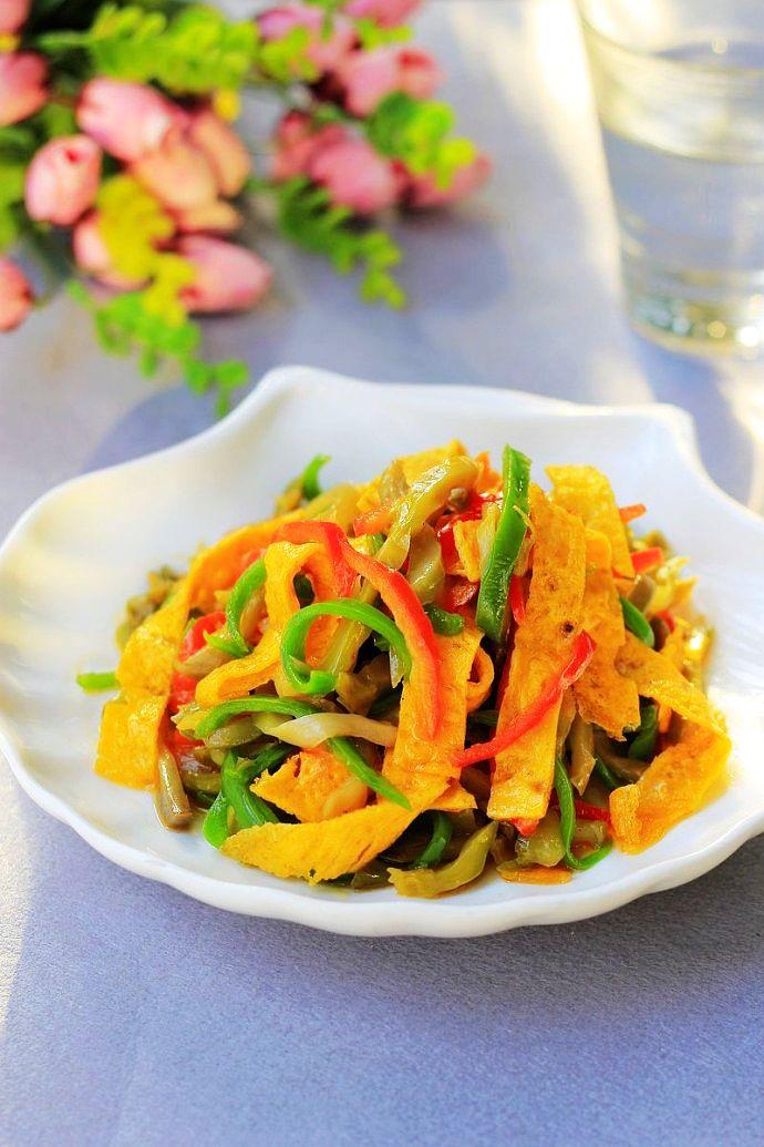 榨菜不要天天做小菜了,和它炒,吃两碗家常做法圆白菜泡菜的米饭图片