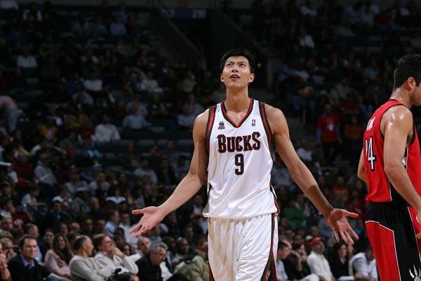 而一度在nba打出不错数据的易建联为何难以在nba站稳脚跟呢?