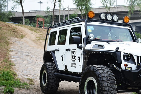 不负越野之名 你是大脚怪？牧马人出街