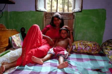 印度贫民窟里的性工作者,生下来那天就注定是小姐