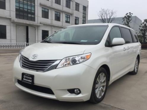 2017款丰田塞纳 四驱顶配保姆车实拍图片