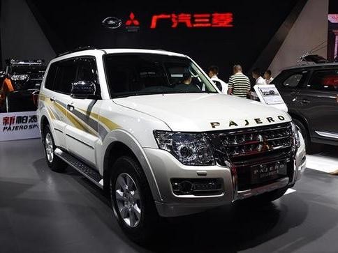 空间不输MPV的日系SUV，实拍三菱帕杰罗