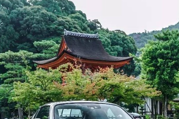 开法拉利才算拉风？这辆车10秒就能开启“撩妹模式”！