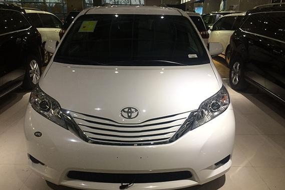 2017款丰田塞纳加版 四驱塞纳豪华座驾