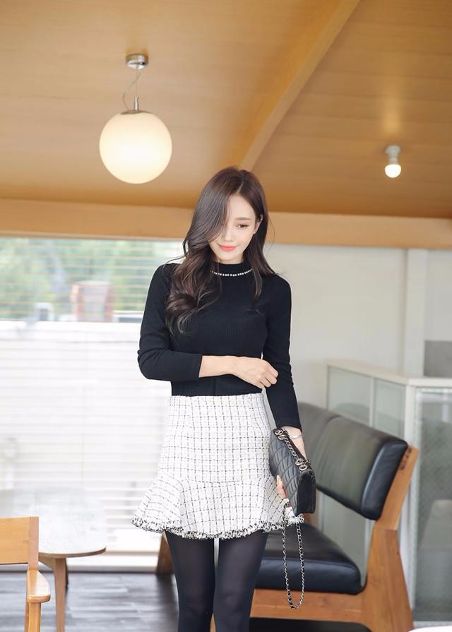 孙允珠高跟鞋黑丝袜大长腿超短裙,绿鬓淳浓染春烟