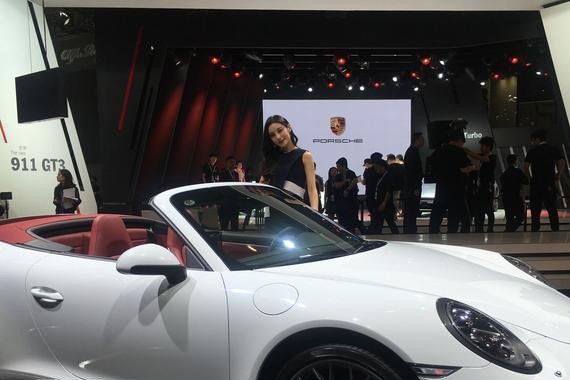 明明是去成都车展看车，结果只想看车模