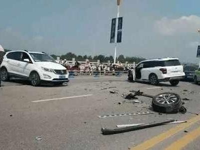 18万传祺撞上8万宝骏560, 车主: 国产车质量就是差