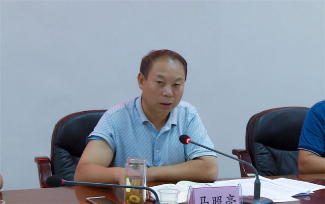 普定县召开脱贫攻坚工作推进会