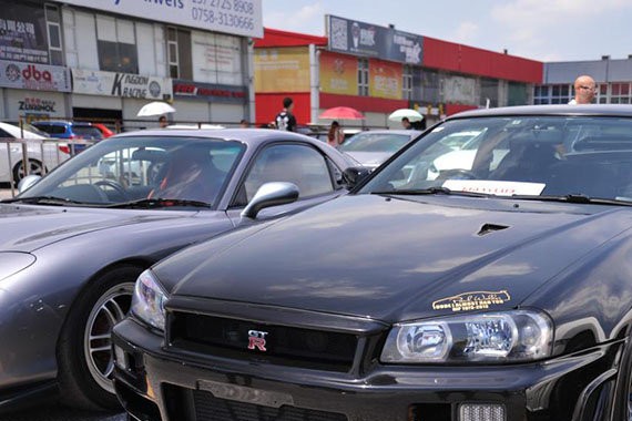 破解头文字D光环 实拍神级GT-R BNR34