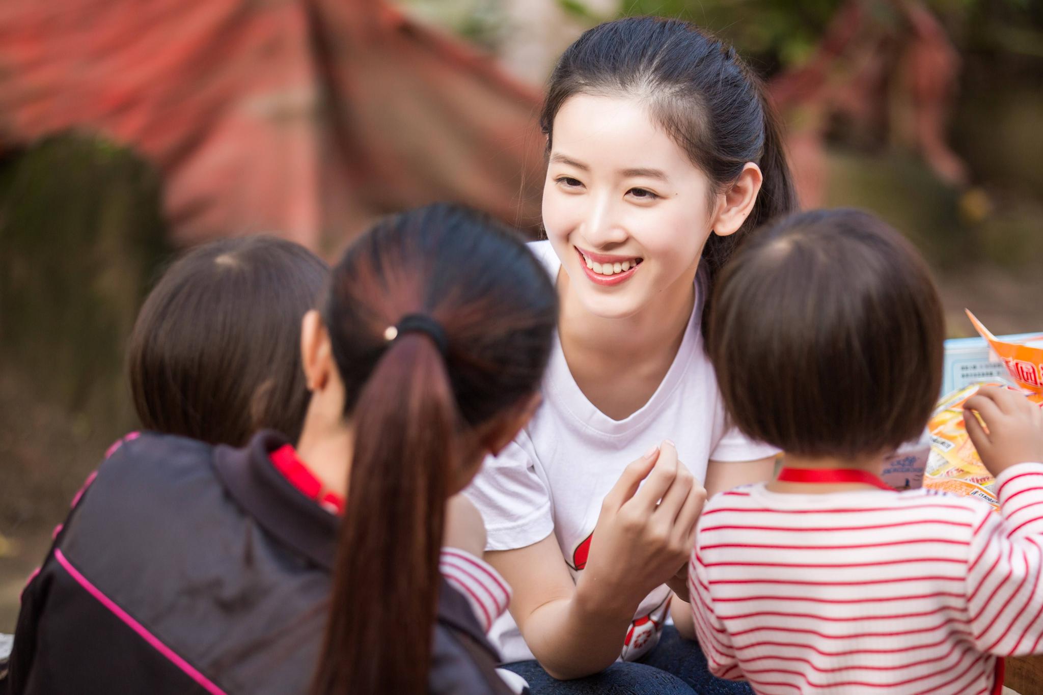 奶茶妹妹嫁豪门,素颜长这样,刘强东:这算漂亮?