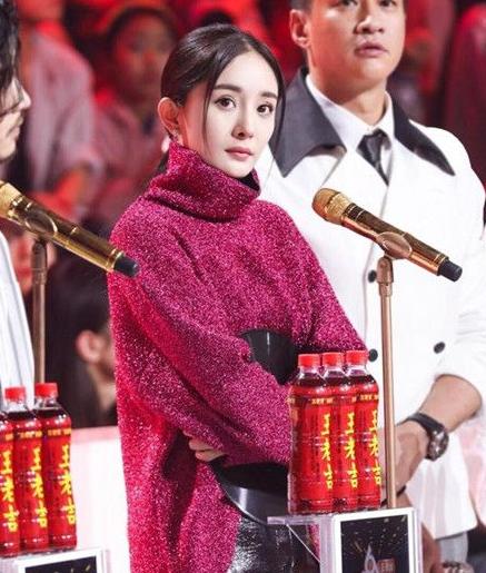 明日之子杨幂发型 鲶鱼须刘海看起来比热巴有