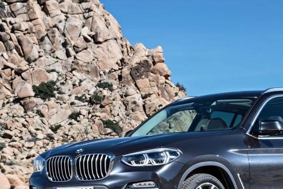 奥迪Q5太老，宝马X3太贵，40万豪华SUV怎么选？