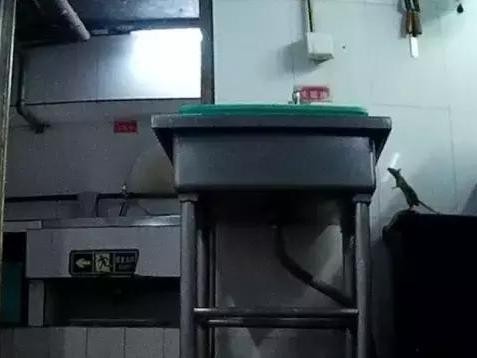 积碳就说油不好，轴断就说钢不好，汽车业就是小学生
