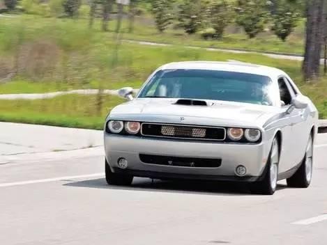 最差高速避让车型排行榜出炉！第一名你绝对想不到？