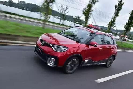 双拼色的车身 搭载1.6L/1.4T发动机 预售7万起