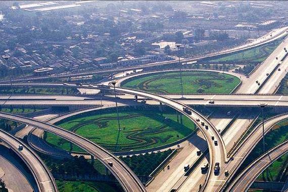 中国高速公路里程稳居全球首位