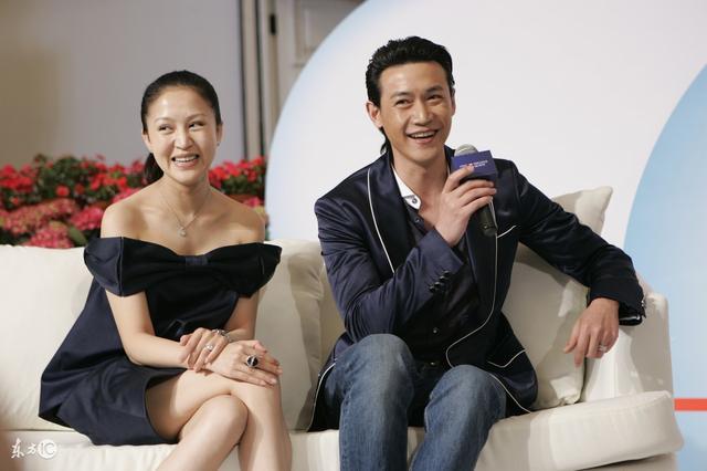 鲍蕾素颜露整容,跟陆毅出席活动夫妻俩都油腻