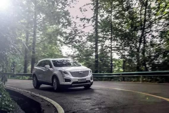 近2吨的中型SUV  搭载2.0T+9AT  百公里油耗7.9L