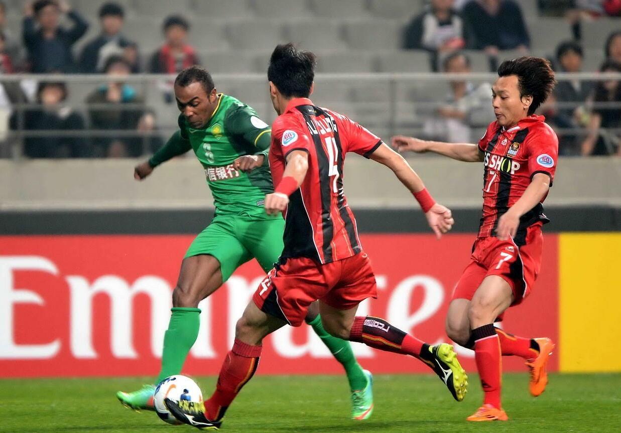 伊朗队炮轰韩国足球使盘外招,过往国足恒大也