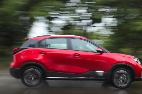 四爪带风底盘够稳 这款SUV说自己像一只猫