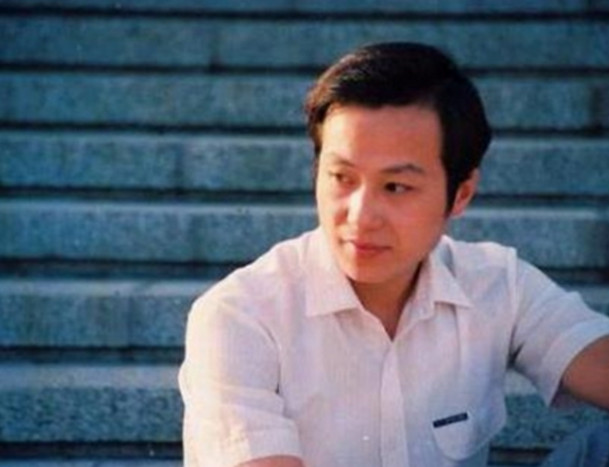 央视主持罗京去世8年，难以想象儿子成这般模样！