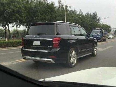 北汽BJ90现工地，看到已上牌后，还真有人买这豪车