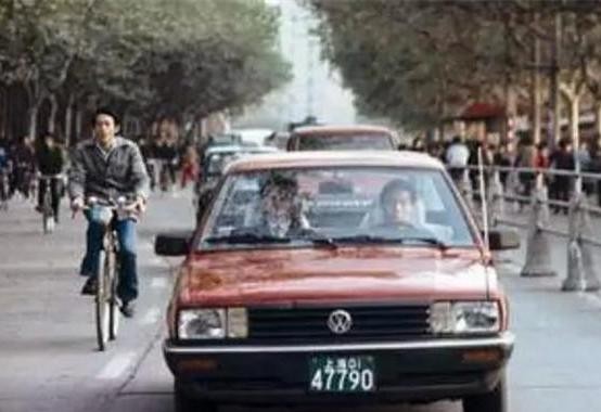 90年代的思域卖30万，雅阁卖40万，这顶北京几套房？