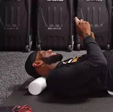 欧文完成1换6惊天交易!科比一战成名安吉成冤