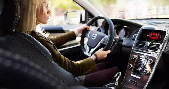 不仅省油而且自带光环!比宝马奥迪更值得买的SUV!