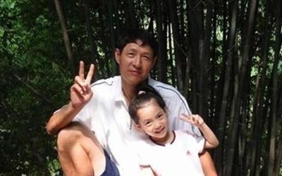 中国足坛首个有身价球员黎兵近照,与甘萍恩爱13年