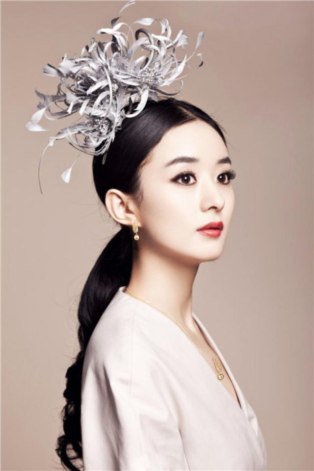 为何杨钰莹直接无人娶？看完这些照片连毛宁都摇头！