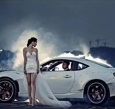 神改装！丰田86改宽体，还有Defi 四连表，厉害了！