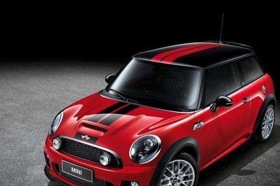 大学迎来00后新生，可以买车了！老蜀黍告诉你买啥车