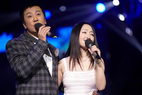 为何杨钰莹直接无人娶？看完这些照片连毛宁都摇头！